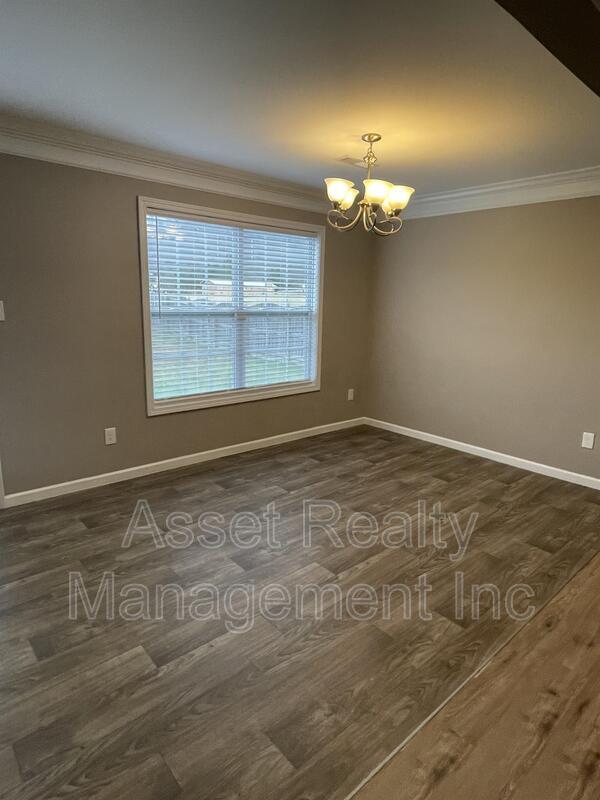 Photo - 8107 Cambridge Reserve Dr