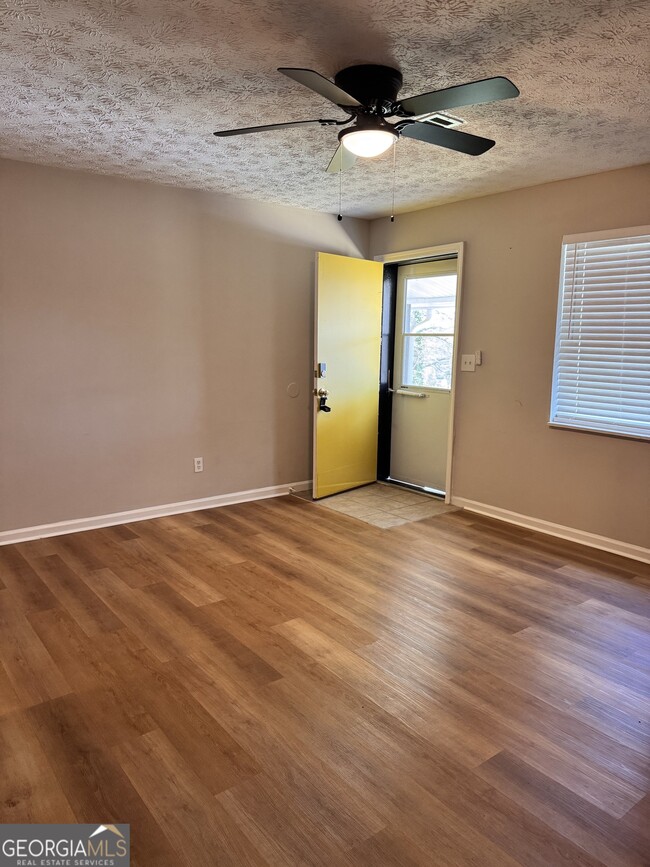 Photo - 2888 Parrott Ave NW