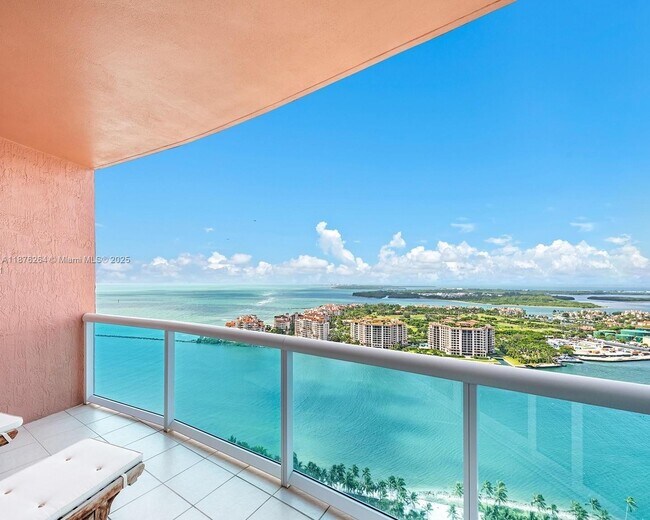 Building Photo - 300 South Pointe Dr Unit 3504 Rental