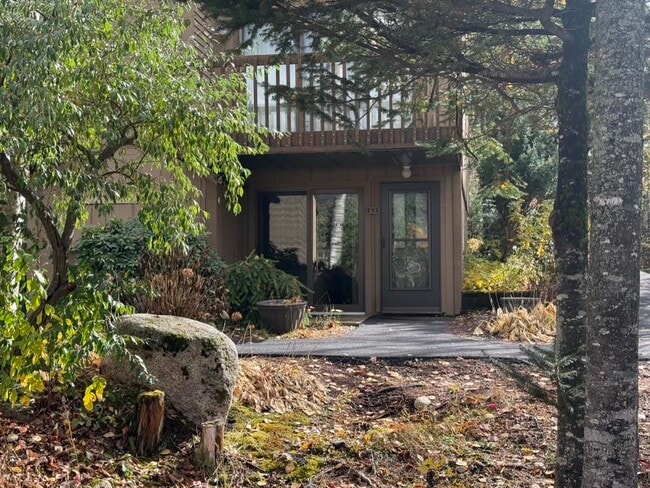 Building Photo - 6 Windsor Hill Way