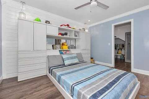 Photo - 418 Greenacres Dr NW