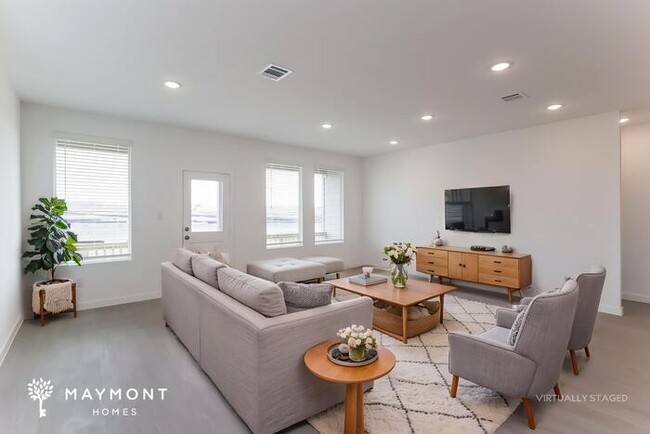 Photo - 2255 Ft Davis Pass