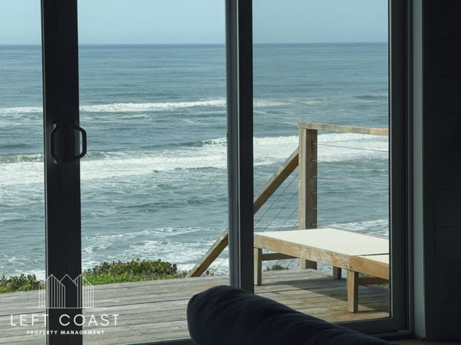 Photo - 8788 SW Marine View St