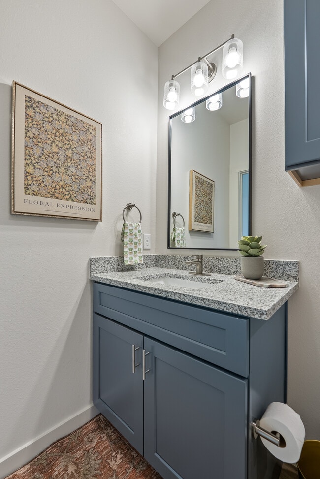 1BR, 1BA - 882SF - The Bonsai - Bathroom