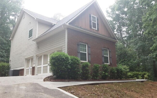 2532 Lois Ct