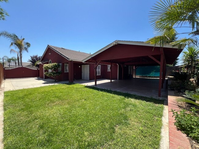 Photo - FOR RENT: 3 bedroom and 2 bathroom home in Sanger
