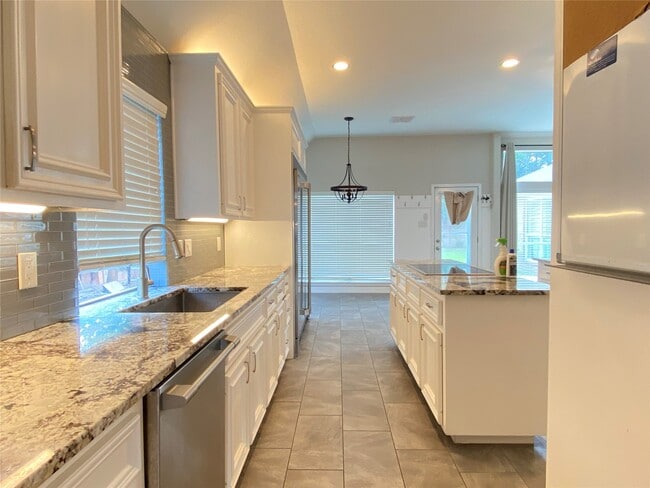 Photo - 2222 Alberton Ln