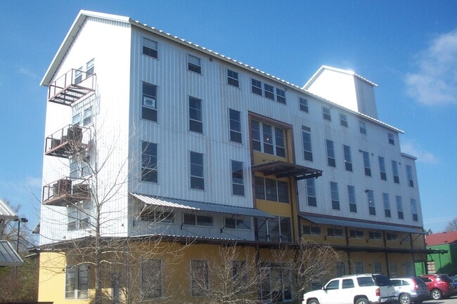 Frente - 525 S School Ave Unidad MB 440