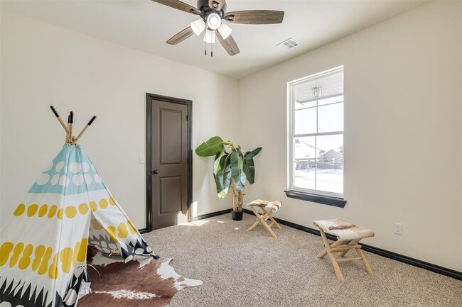 Photo - 2313 E Kellan Ct Terrace
