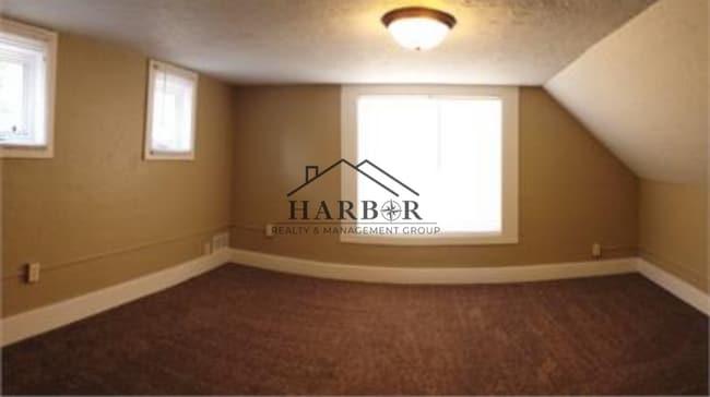 Photo - 322 6th St SE Unit 3