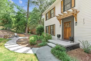 Building Photo - 217 Skyland Dr Rental