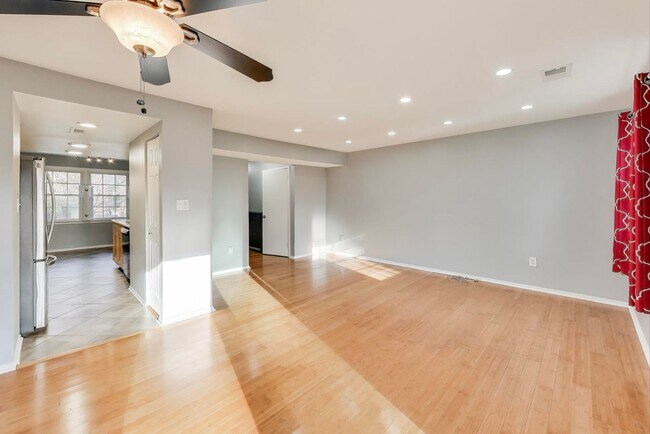 Photo - Nicely Remodeled 3 bed / 3.5 BATH's - 3 level brick TH in sought after Columbia on a premium lot