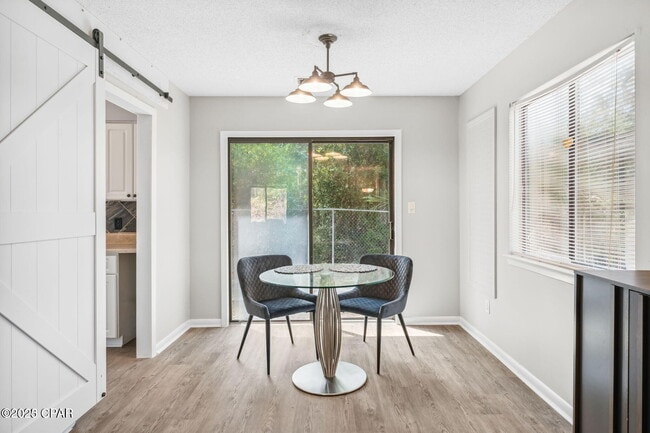 Photo - 206 N Arnold Rd