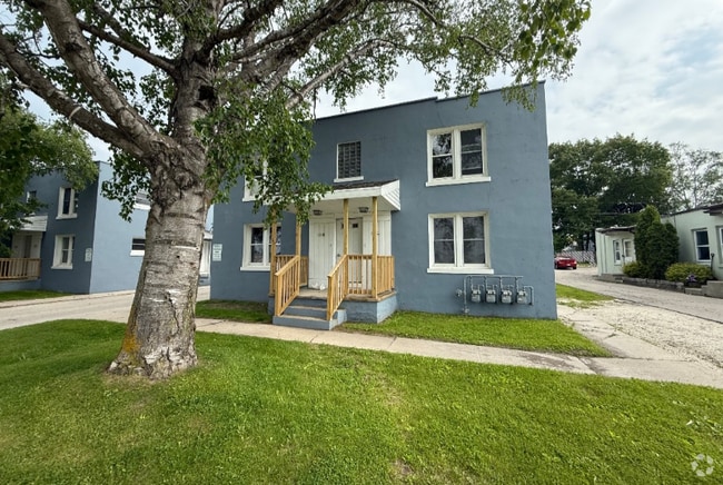Building Photo - 1613-1615 Dewey St Rental