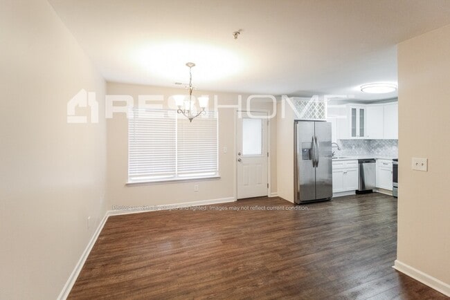 Photo - 211 Coral Cir