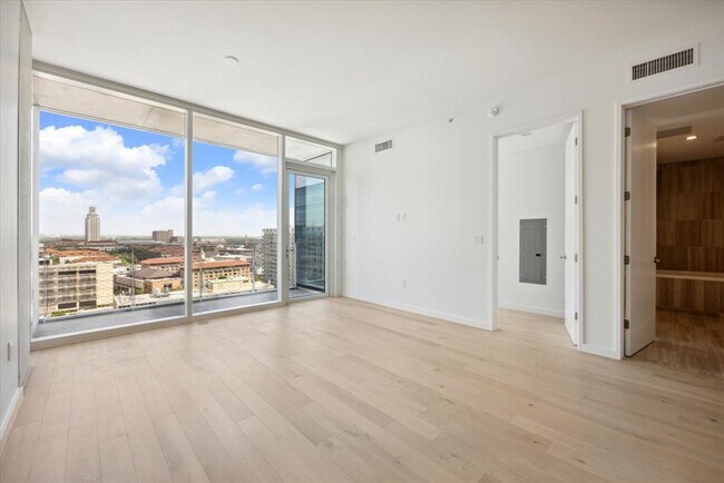 Photo - 313 W 17th St Unit 1502