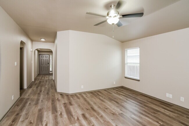 Photo - 316 Hummingbird Dr