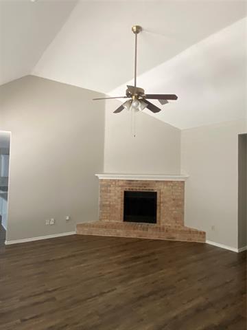 Photo - 825 Springfield Dr
