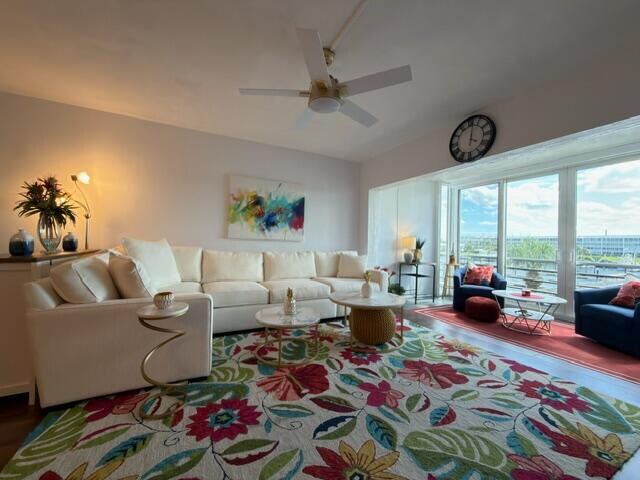 Photo - 29 Yacht Club Dr Unit 306