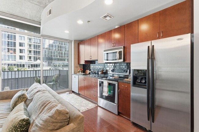 Photo - AVAILABLE NOW. 9th Floor of Encore Bldg Downtown Nashville. One Bed One Bath. Resort style amenit...