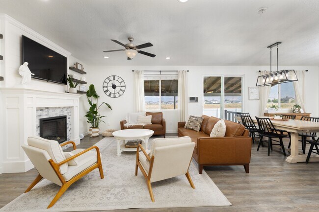 Photo - 183 E Lake View Dr