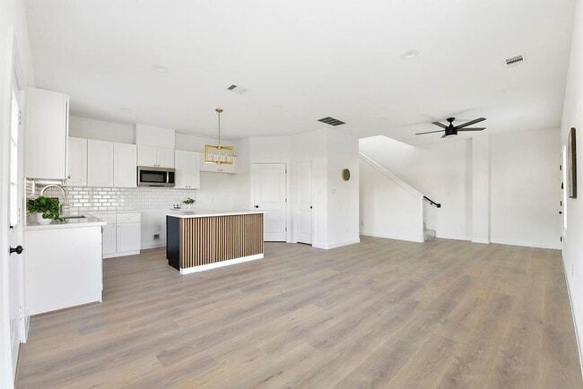 Photo - 6417 Eastland St Unidad A