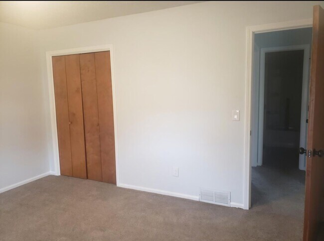 Photo - 4073 Cottage Grove Rd