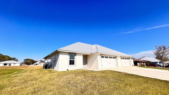 Photo - DISCOVER THE BEAUTIFUL 2 Bd/2Ba Duplex in Sebring!!