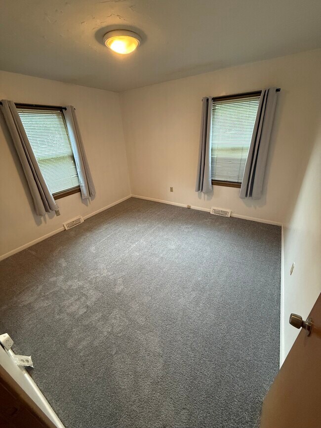 Photo - 2545 Kenilworth Rd