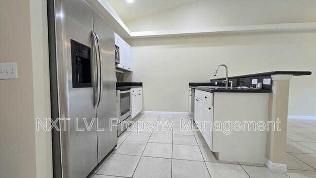 Photo - 301 NE 24th Ave