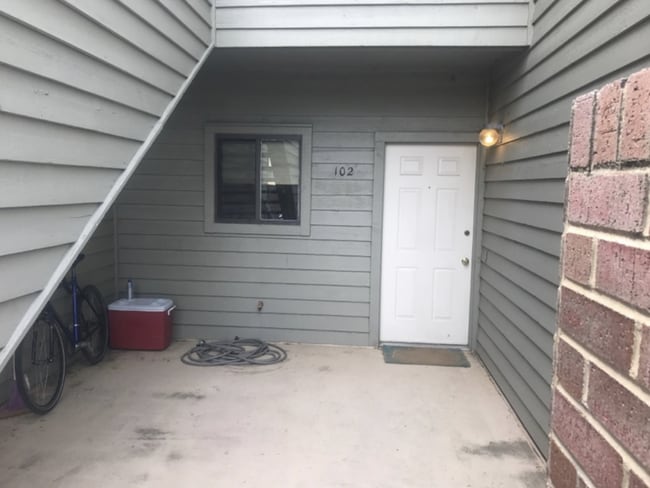 Building Photo - "Charming 2-Bed, 2-Bath Boulder Apartment with Cozy Fireplace and Spacious 1030 Sq Ft Layout!" Unit 102B