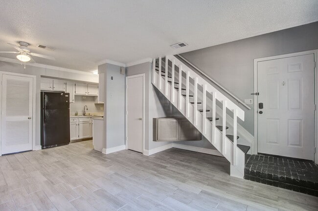 Photo - 2494 Etiwan Ave Condo Unit J1