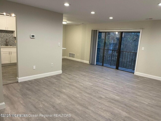 Photo - 1 Amherst Ct Unit 4