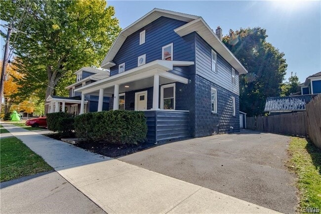 Photo - 190 East Ave