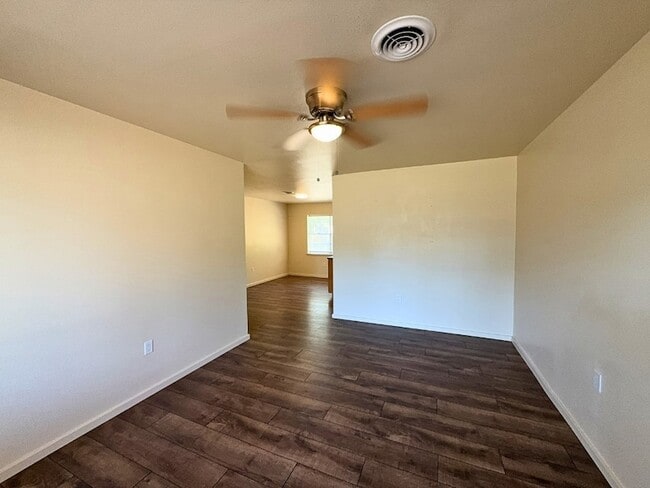 615 Crane Dr