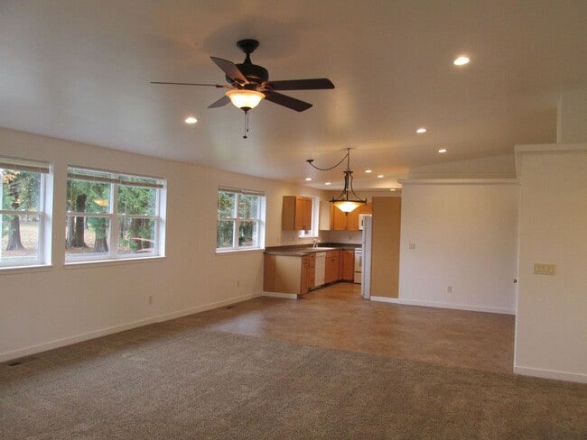 Photo - 3 Bedroom House in Burlington