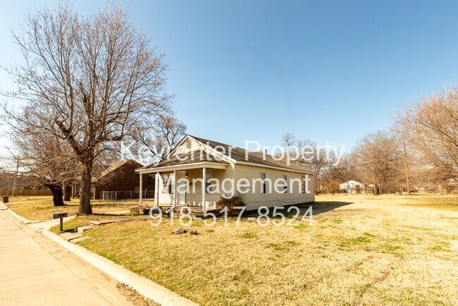 Photo - 3 BED/ 1 BATH IN UP AND COMING NEIGHBORHOOD