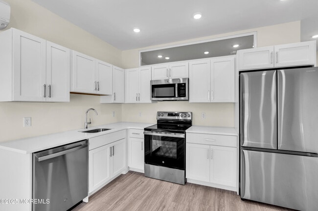 Photo - 19 Carr Ave Unit 305