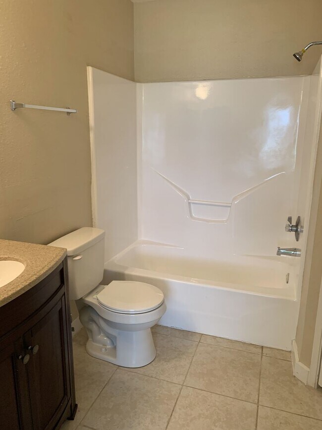 Photo - Newly refreshed spacious 2bedrooms,2 baths duplex in Eagle Lake, TX.