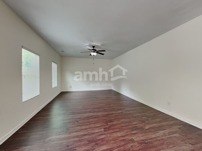 Photo - 350 Scotland Dr