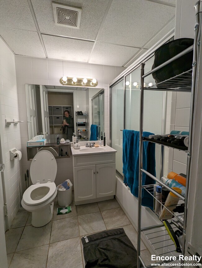 Photo - 62 Boylston St Unidad 904