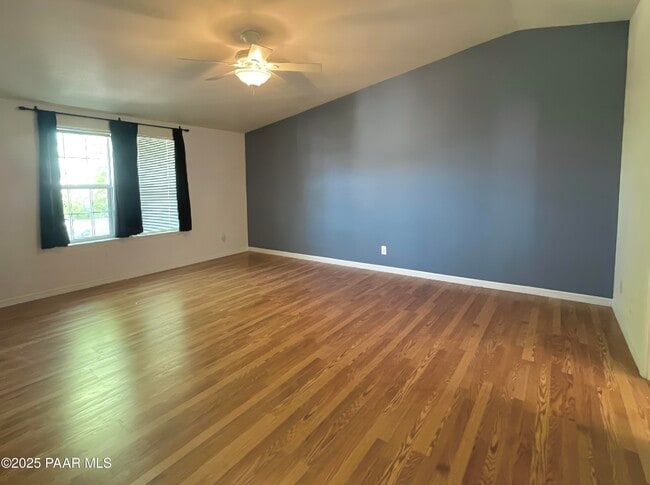 Photo - 1124 Louie St