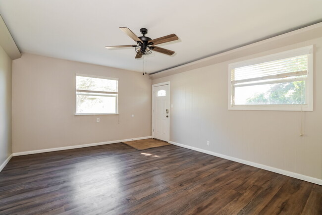 Photo - 126 Alder Ave