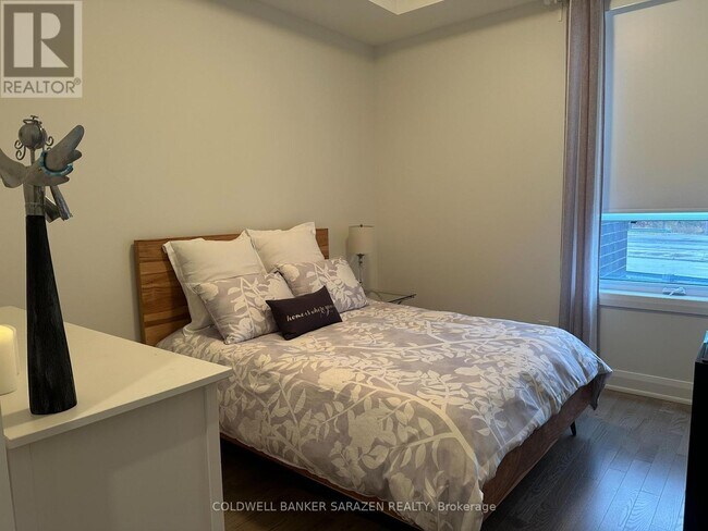 Photo - 100 Cortile Private Unité #101