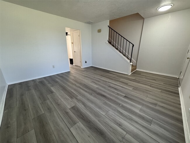 Building Photo - 7071 Chasewood Dr Unit True