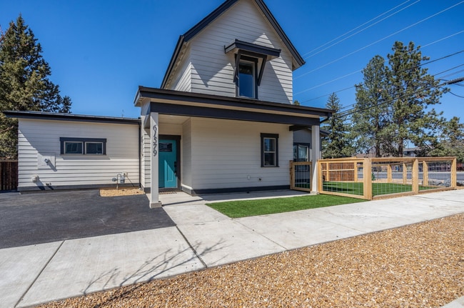 Photo - 61579 SE Lucia St
