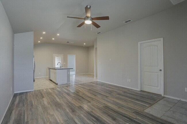 Photo - 13308 Avenue V