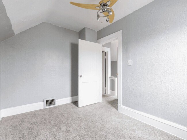 Photo - Charming 2-Bedroom 1 Bathroom Property in Prime Location