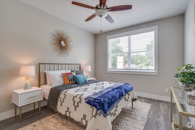 1BR, 1BA - 704SF