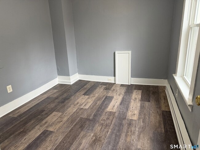 Photo - 112 Rockwell St